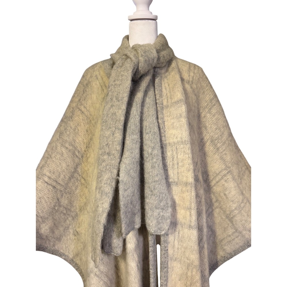 VTG Tundra Poncho Cape 100% Virgin Wool Scandinavian Plaid Cream Grey w/ Scarf